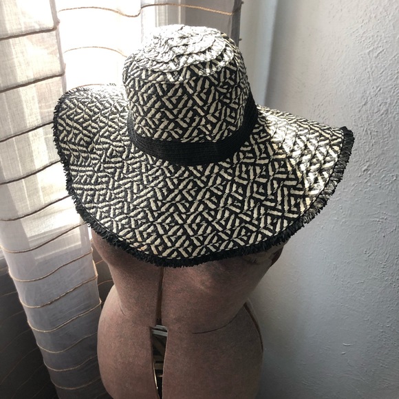 BOGO FREE White & Black Floppy Sun Hat Diamond Pattern🌸 - Picture 2 of 4